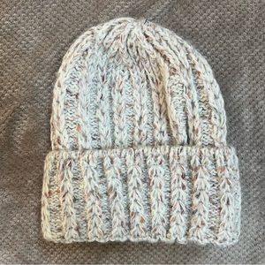 Cream marble gloves and hat